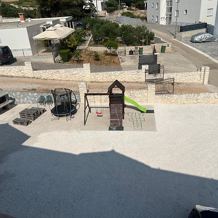 M&Z Apartmani Примоштен Экстерьер фото